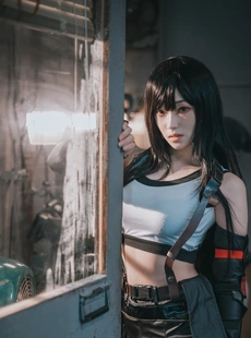 Bambi 78 DJAWA Tifa Lockhart Final Fantasy Version A